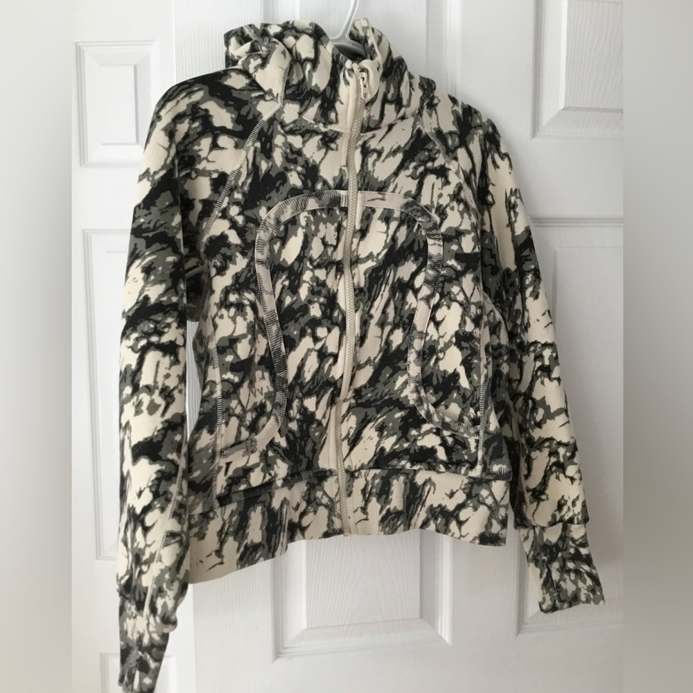 LuLuLemon scuba hoodie.